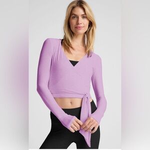 Beyond Yoga Featherweight Waist No Time Wrap Top Lilac Petal Heather Size Medium